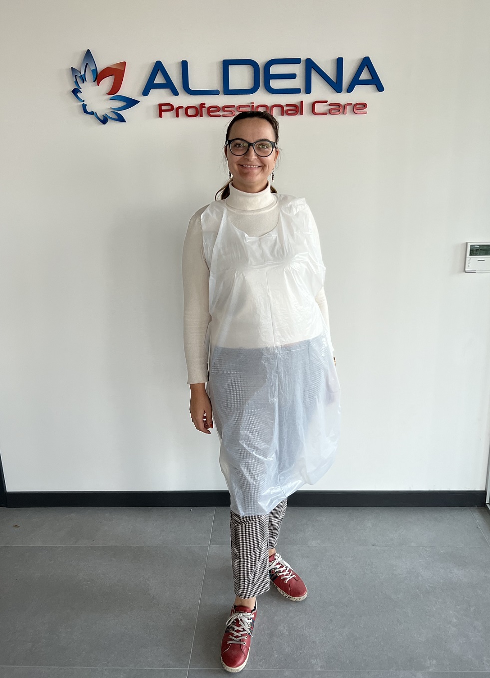 PE-Apron-white-1.jpg